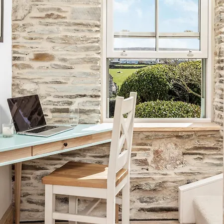 Holiday home Characterful Near Tintagel And Coast Path